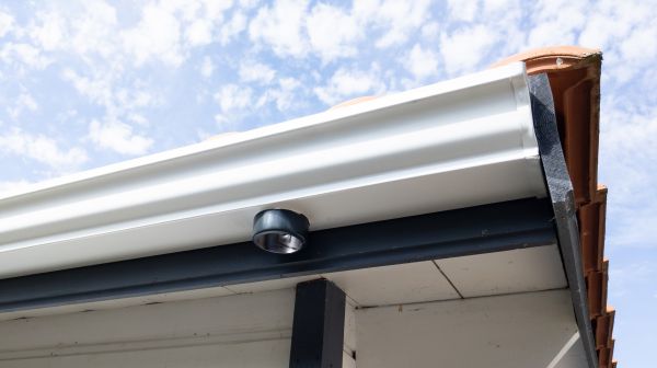 Cost of Seamless Gutters Installation in Redwood City