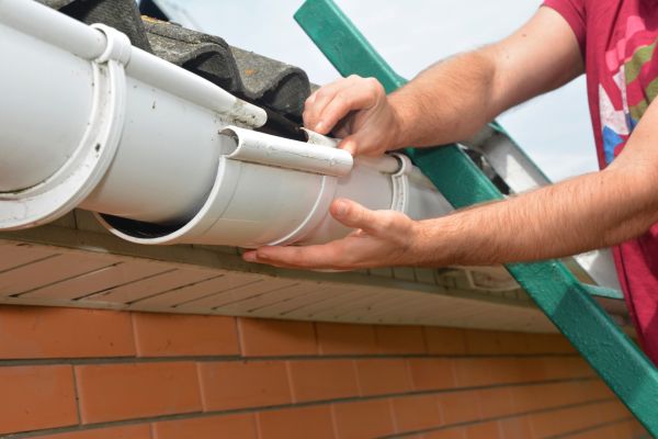 Cost of Large Gutter Repair in Redwood City